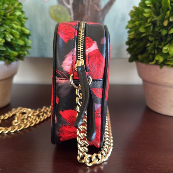 VICTORIA'S SECRET 🖤BLACK & RED❤️ BOLD FLORAL CHAIN STRAP CROSSBODY BAG 🌟NWT🌟 - Picture 10 of 17